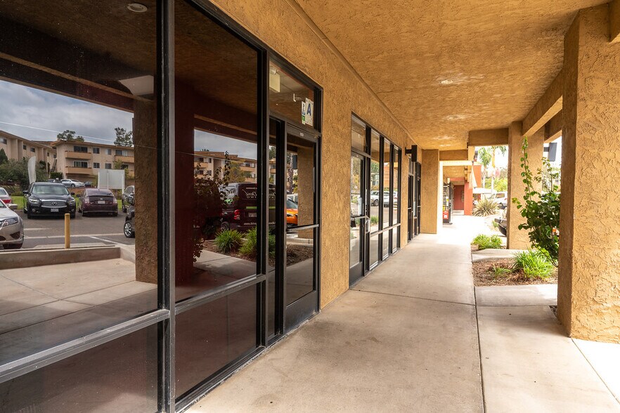 More Photos Of 6690 Mission Gorge Rd, San Diego Unknown For Lease