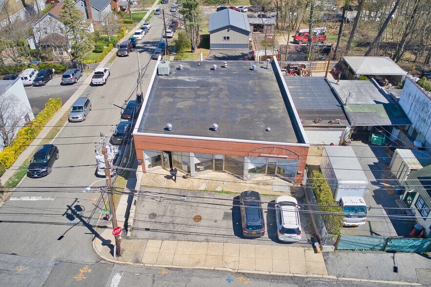 More Photos Of 22-26 Railroad Ave, Glen Head Freestanding For Sale