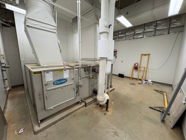 More Photos Of 1250 S Creasy Ln, Lafayette Research And Development For Lease