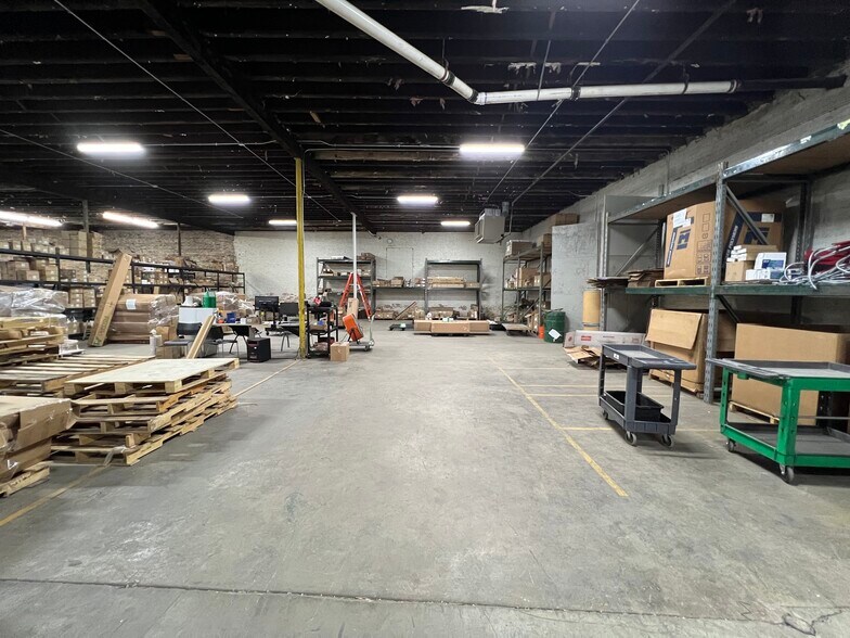 More Photos Of 5328 N Northwest Hwy, Chicago Warehouse For Sale