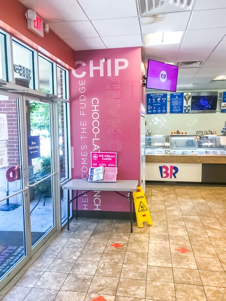 More Photos Of 3085 College Park Dr, The Woodlands Freestanding For Lease