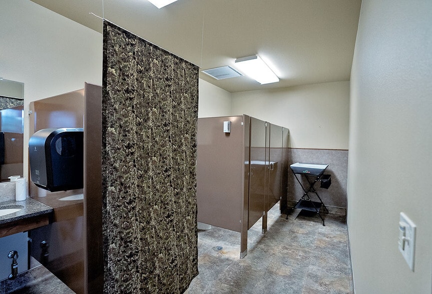 More Photos Of 6701 N Idaho Rd, Newman Lake Lodge Meeting Hall For Sale