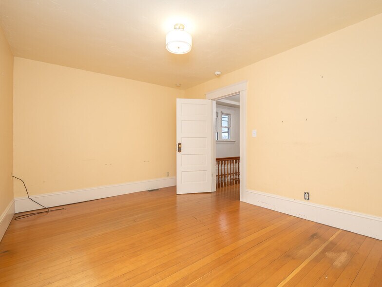 More Photos Of 317 NE Sacramento St, Portland Office For Sale