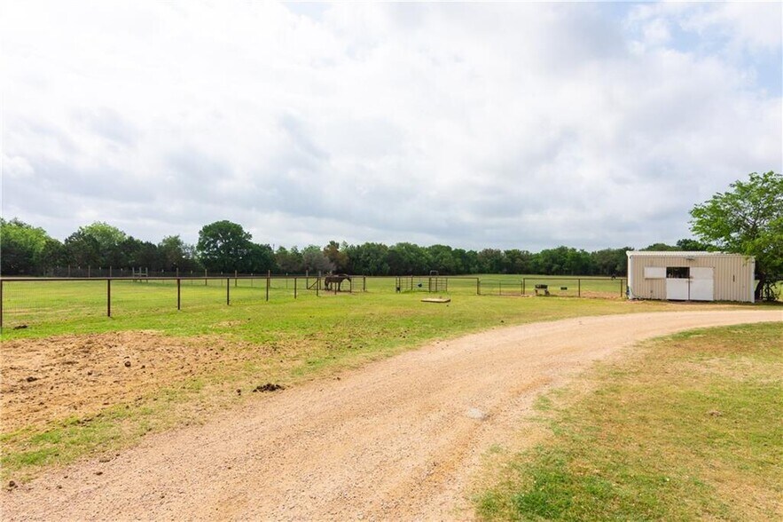 More Photos Of 15000 Fitzhugh Rd, Austin Land For Lease