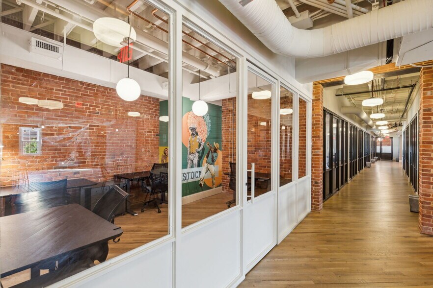 More Photos Of 3309 Elm St, Dallas Medical For Lease