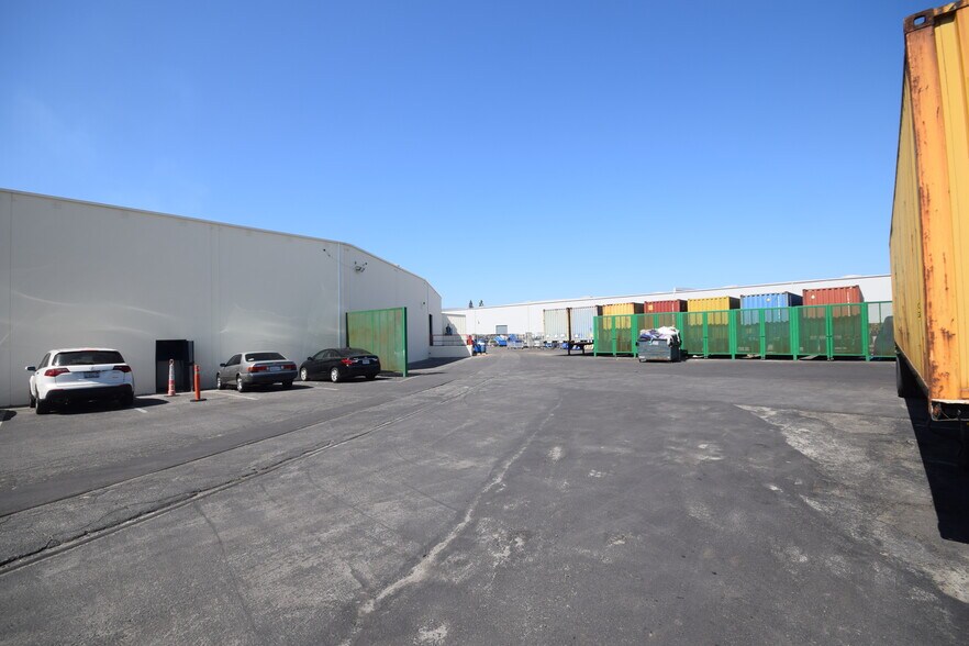 More Photos Of 15125 Marquardt Ave, Santa Fe Springs Warehouse For Sale