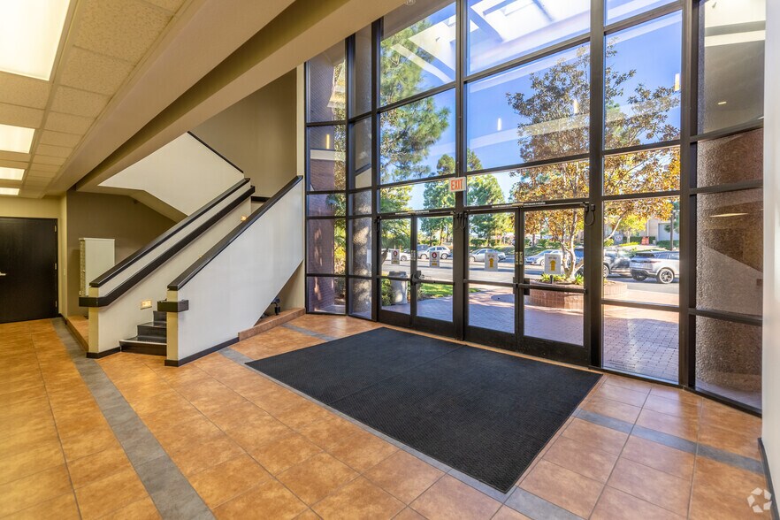 More Photos Of 6215 Ferris Sq, San Diego Office For Lease