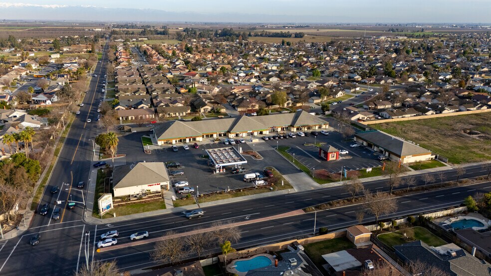 More Photos Of , Hanford General Retail For Sale