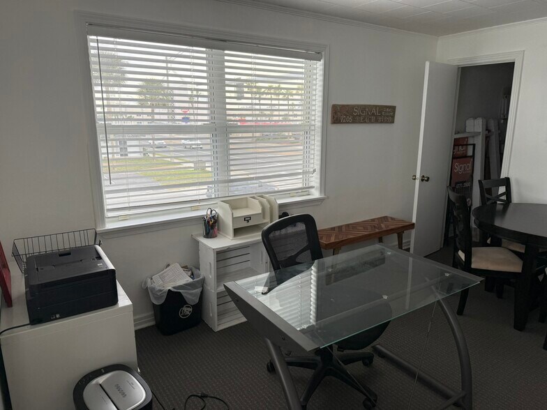 More Photos Of 235 9th Ave N, Jacksonville Beach Loft Creative Space For Lease