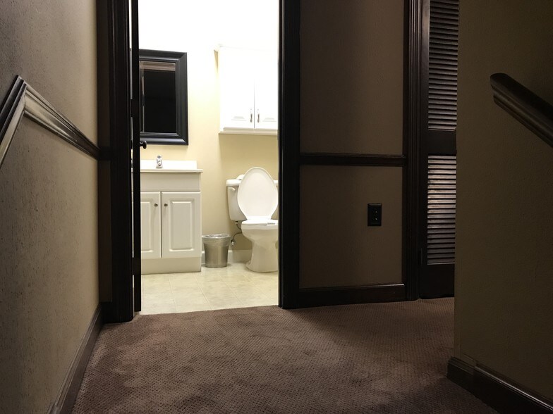 More Photos Of 4400 Bayou Blvd, Pensacola Office Residential For Lease