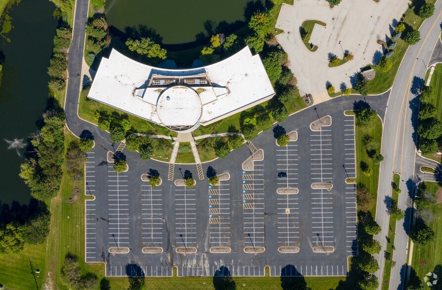 More Photos Of 2275 Cabot Dr, Lisle Office For Lease