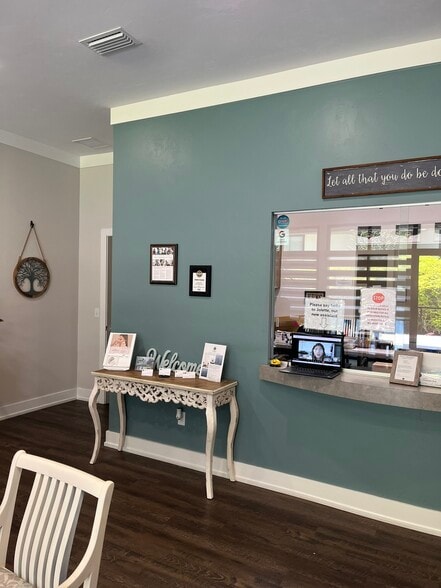 More Photos Of 212 NW 135th Way, Newberry Office For Lease