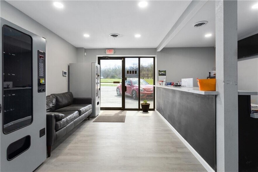 More Photos Of 3709 Pickett Rd, Saint Joseph Auto Repair For Sale