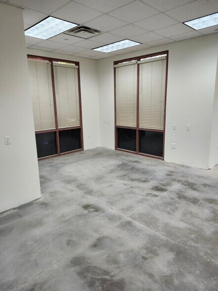 More Photos Of 1830 S Alma School Rd, Mesa Office For Sale