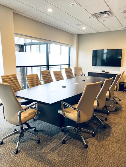 More Photos Of 12345 Portland Ave, Burnsville Flex For Lease