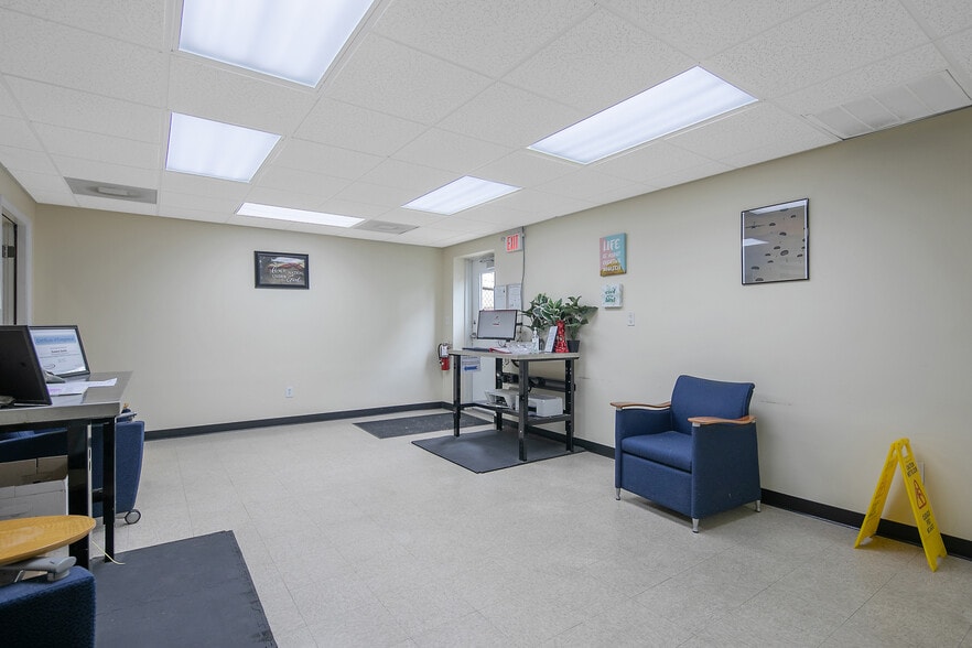More Photos Of 335-337 McMillan St, Fayetteville Warehouse For Sale