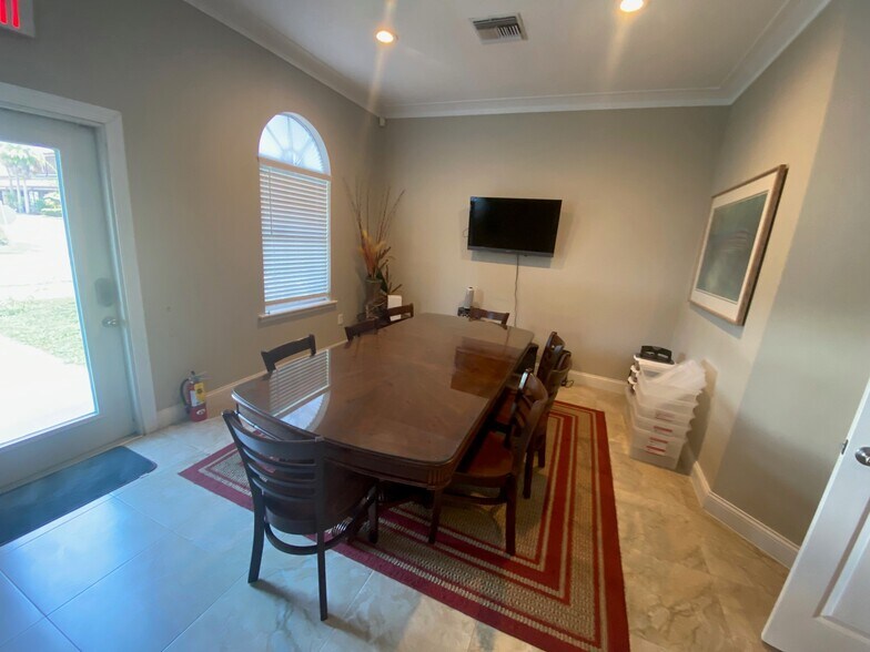 More Photos Of 1565 Sarno Rd, Melbourne Medical For Sale