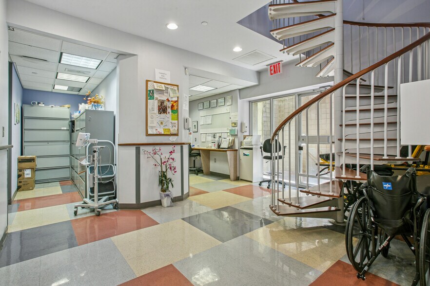 More Photos Of 23-22 30th Ave, Astoria Medical For Lease