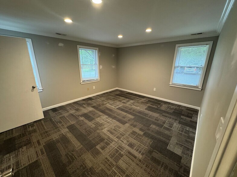 More Photos Of 2895 Hamilton Blvd, Allentown Medical For Sale