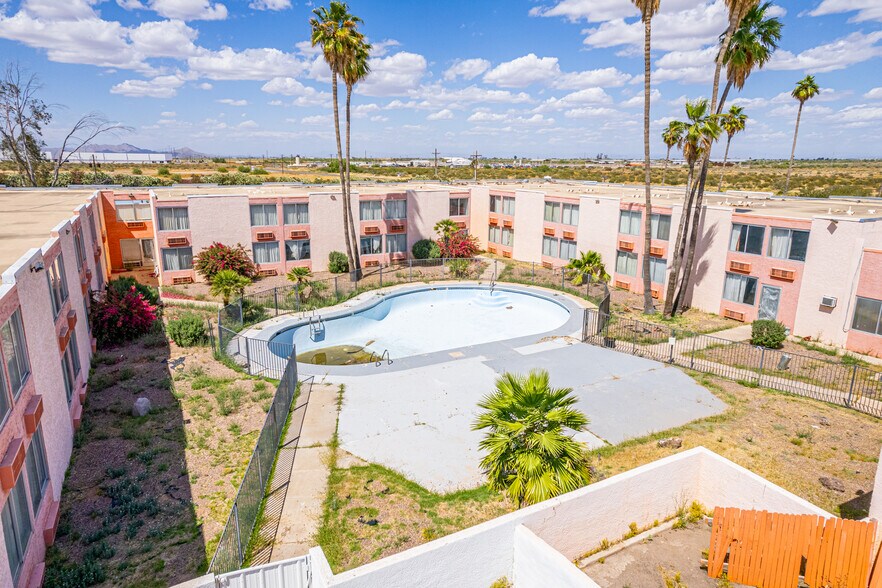 More Photos Of 5540 N Sunland Gin Rd, Eloy Hotel For Sale