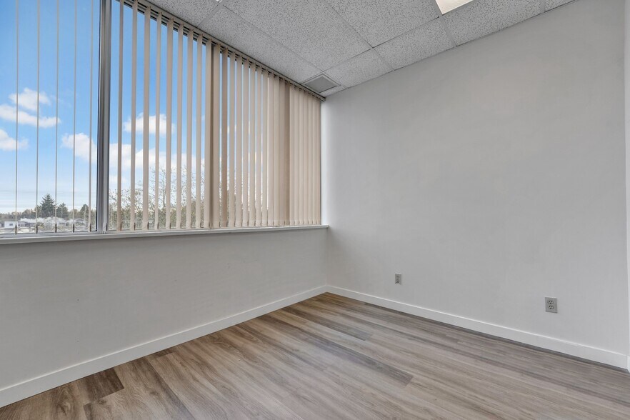 More Photos Of 11861 88 Av, Delta Office For Lease
