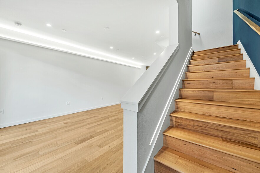 More Photos Of 5115 E Burnside St, Portland Apartments For Sale