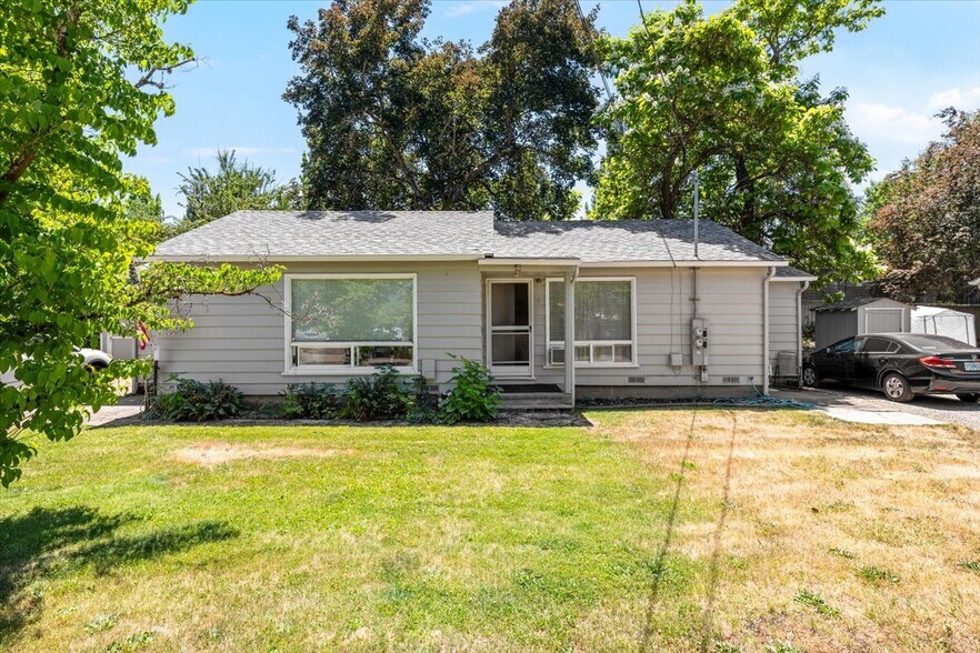 More Photos Of 307 Tussey Ln, Grants Pass Apartments For Sale