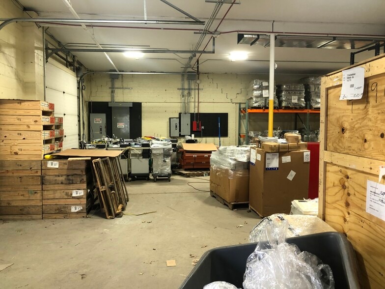 More Photos Of 263-275 Park Ave, East Hartford Warehouse For Lease