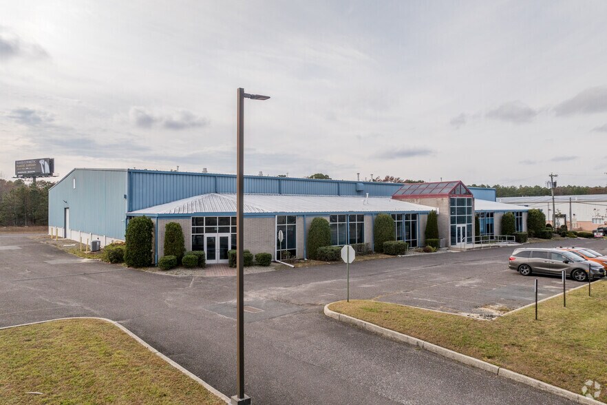 More Photos Of 202 W Parkway Dr, Egg Harbor Township Warehouse For Lease