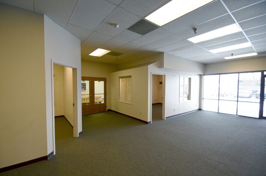 More Photos Of 3105 Broadway, Fargo General Retail For Lease