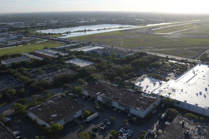 More Photos Of 5800 Miami Lakes Dr, Miami Lakes Warehouse For Lease
