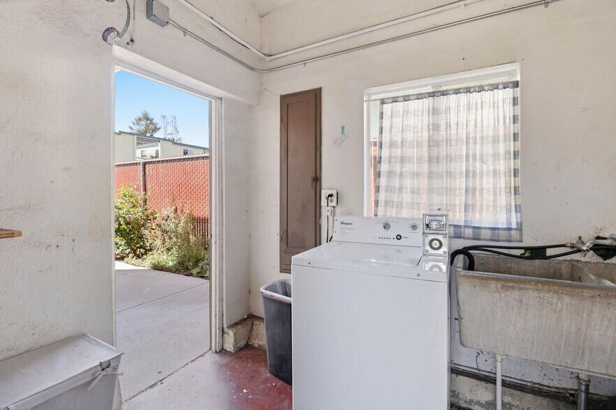 More Photos Of 128 Roosevelt Ave, Redwood City Apartments For Sale