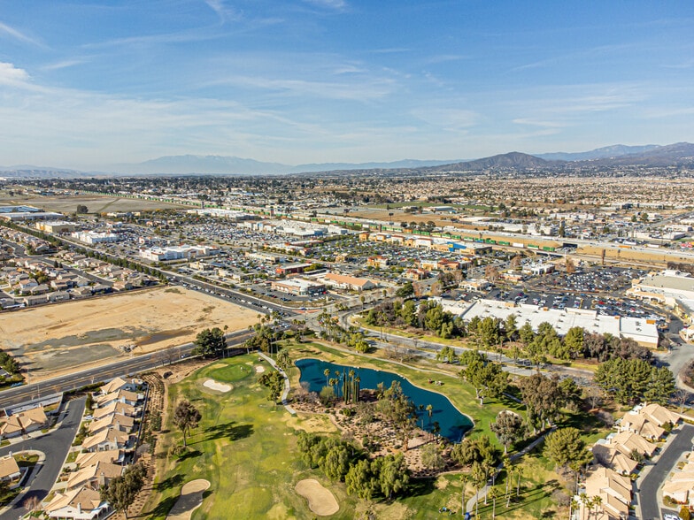 More Photos Of 1620 E 1st St, Beaumont General Retail For Sale