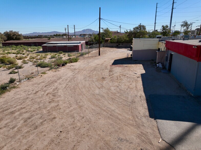 More Photos Of 11424 Bartlett Ave, Adelanto Storefront Retail Residential For Sale