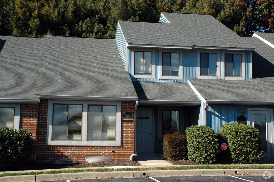 More Photos Of 5201-5215 W Woodmill Dr, Wilmington Medical For Sale