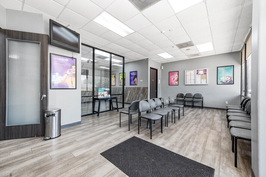 More Photos Of 8530 S Braeswood Blvd, Houston Freestanding For Lease