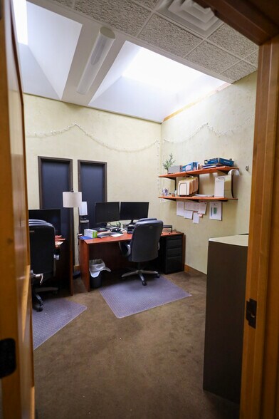 More Photos Of 2525 Nevada Ave N, Golden Valley Light Distribution For Sale