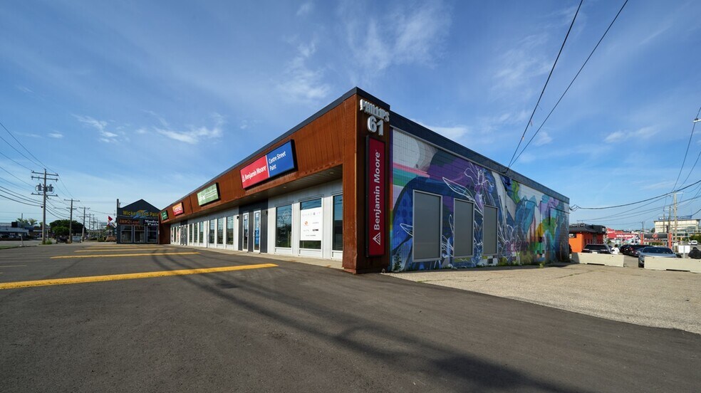 More Photos Of 6101-6107 Centre St SW, Calgary Showroom For Lease