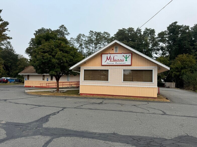 More Photos Of 48 Russell St, Hadley Restaurant For Lease