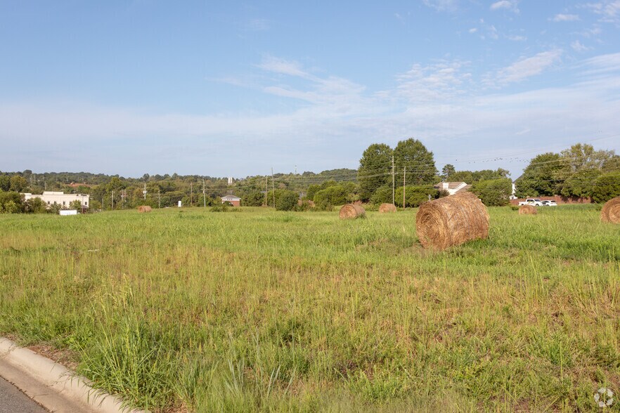 More Photos Of 5303 Poplar Tent Rd, Concord Land For Lease