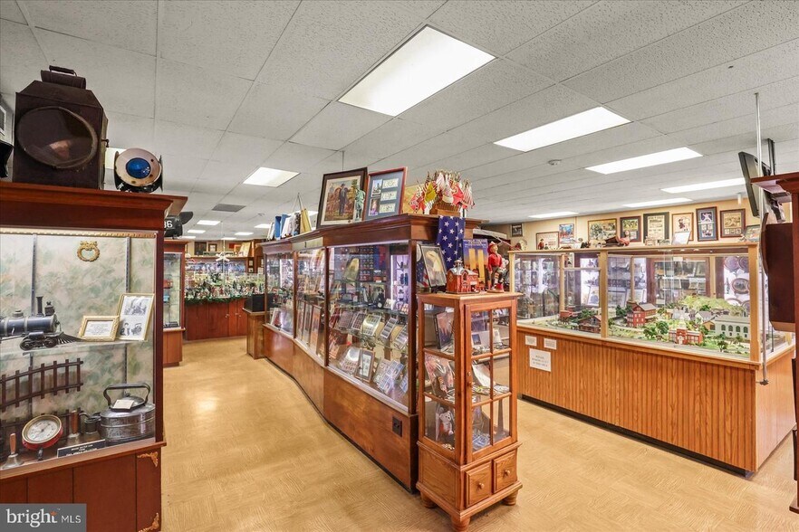 More Photos Of 425 Steinwehr Ave, Gettysburg Storefront Retail Office For Sale