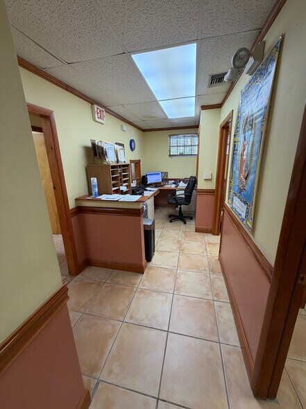 More Photos Of 1933 SW 27th Ave, Miami Office For Lease
