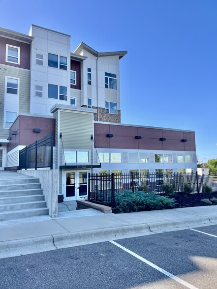 Primary Photo Of 2350 Hastings Ave, Newport Storefront Retail Office For Lease