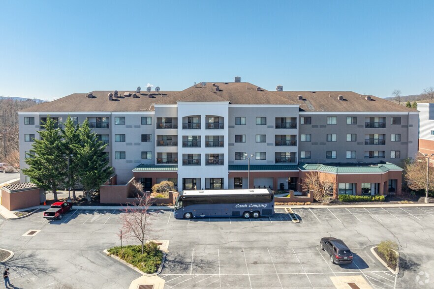 More Photos Of 2 Convention Center Dr, Altoona Hotel For Sale