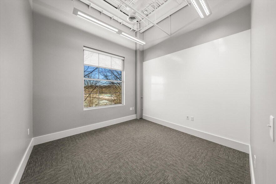 More Photos Of 2099 Thunderhead Rd, Knoxville Loft Creative Space For Sale