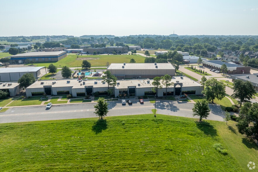 More Photos Of 1913 W Tacoma St, Broken Arrow Research And Development For Lease