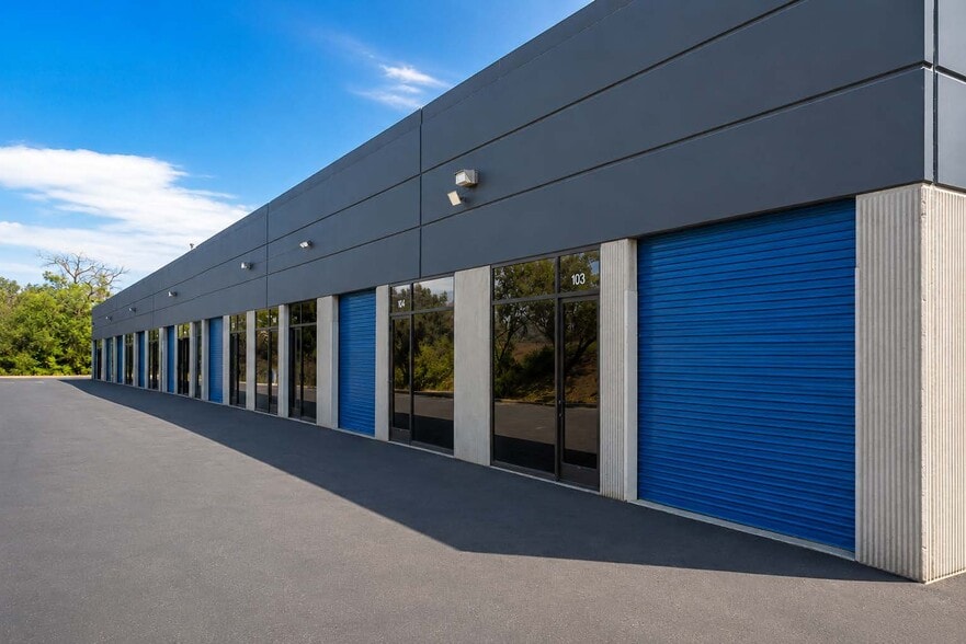 More Photos Of 8680 Miralani Dr, San Diego Warehouse For Lease