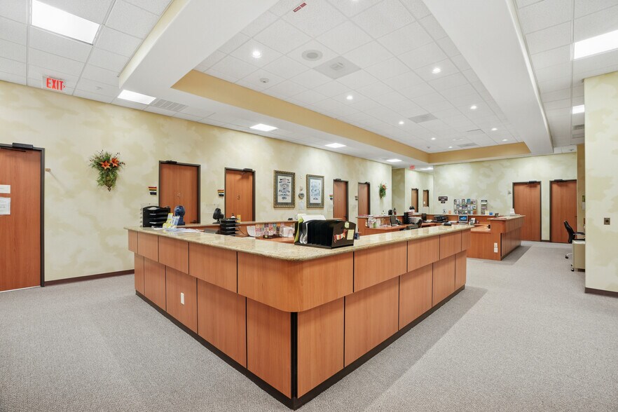 More Photos Of 11706 Fallbrook Dr, Houston Medical For Lease