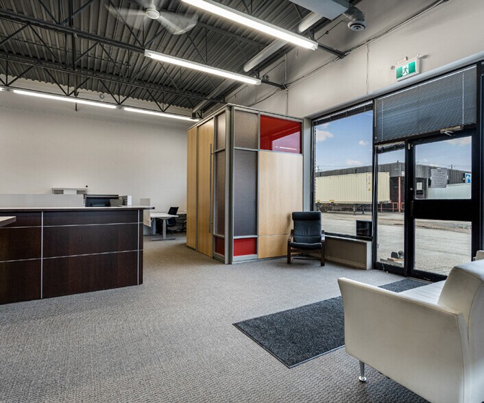 More Photos Of 976 Dugald Rd, Winnipeg Flex For Lease