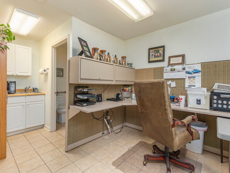 More Photos Of 20-24 Park Terrace Dr, Clyde Office Residential For Sale